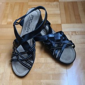 Women's black sandals
